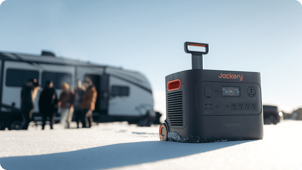 The Best Companion to Observe the Aurora in Canada: A Portable Genset