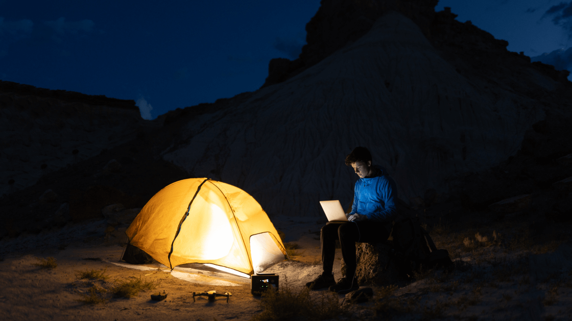 The Role of MPPT Solar Charge Controllers in Outdoor Adventures