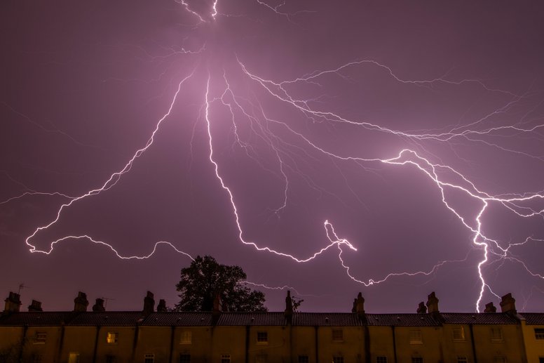 A Complete Guide to Safely Operating Backup Generators During Hurricane Season in Canada