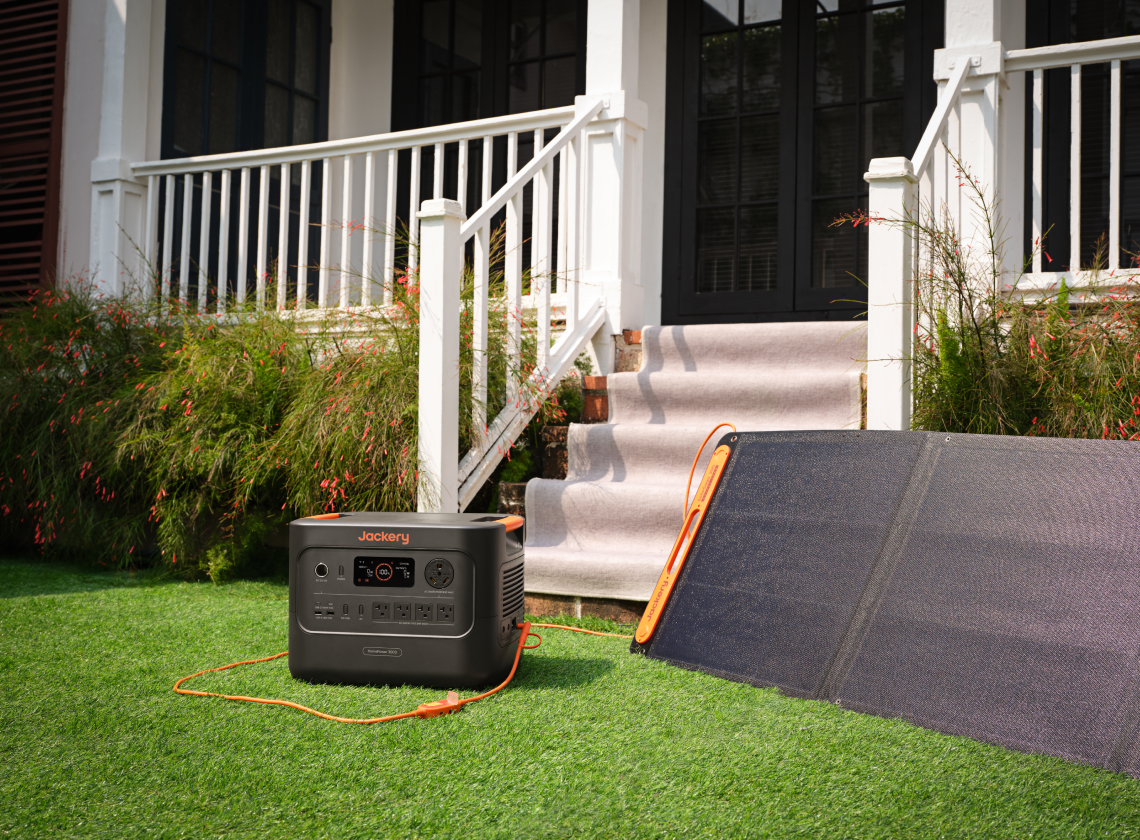 Jackery Solar Generator HomePower 3000