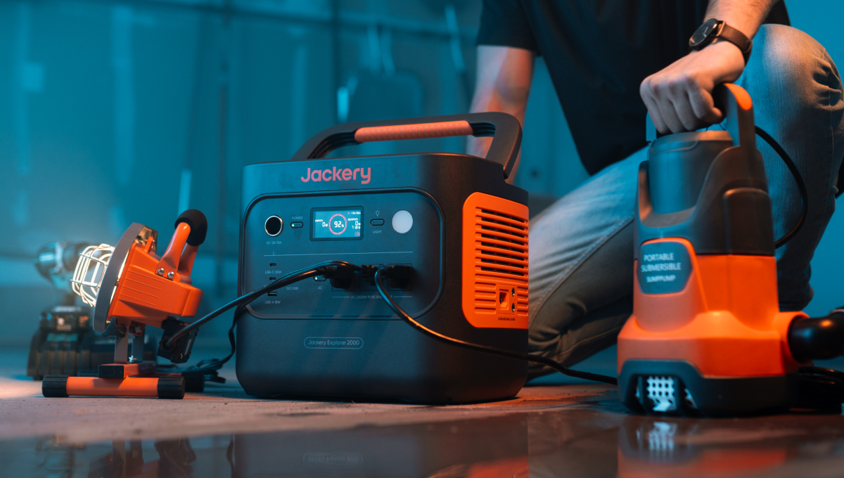 naonao22　Jackery Explorer 2000 ポータブル電 Jackery Explorer 2000 v2 Portable Power Station, 2042Wh